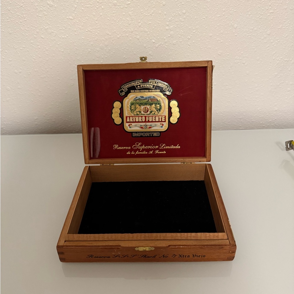 Arturo Fuente Wooden Cigar Box Reserve No. 77 Xtra Viejo